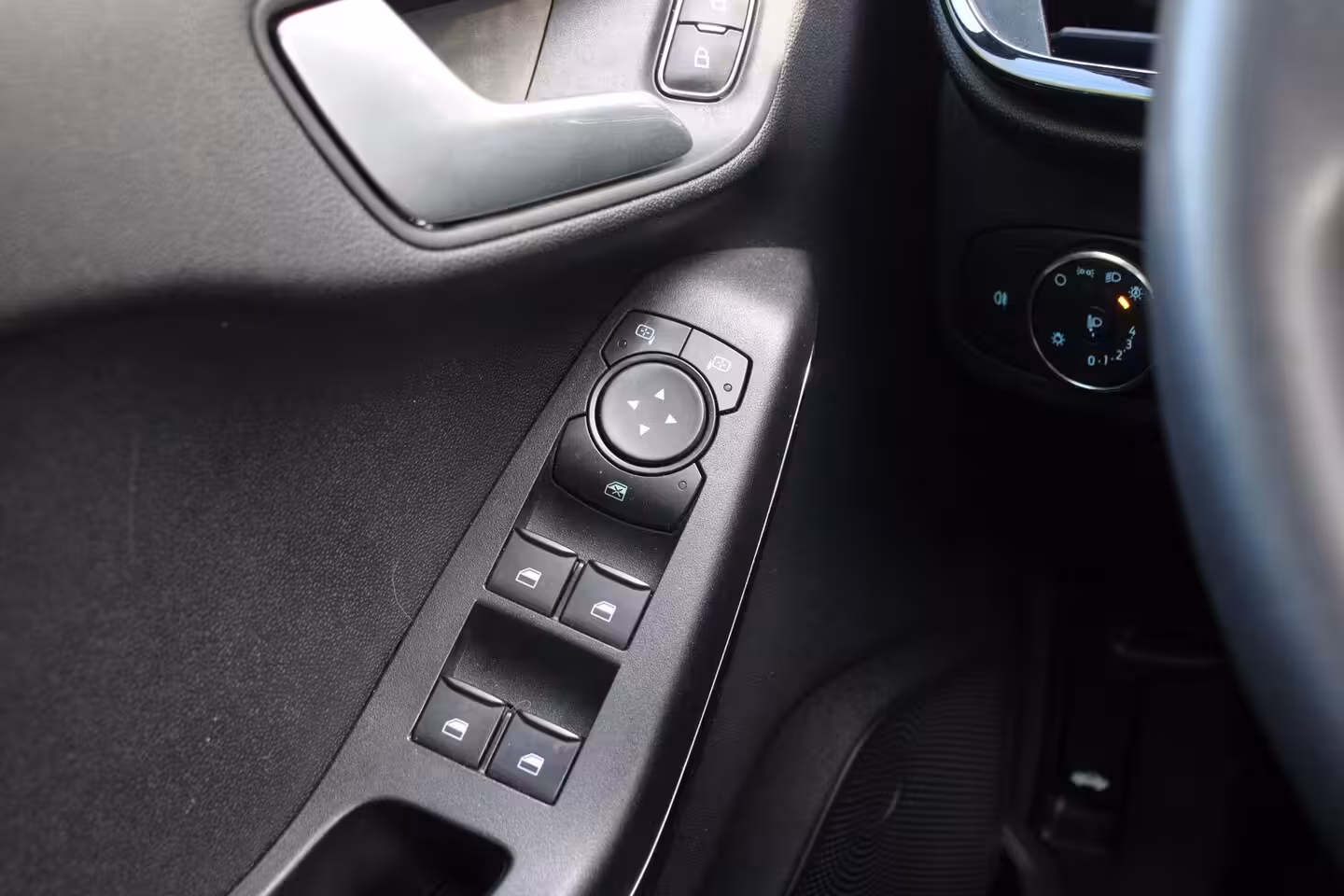 Ford Fiesta 1.0 EcoBoost Hybrid Titanium 125PK | ORIGINEEL NL | 1E EIGENAAR | DEALER OH | CRUISE | PAR