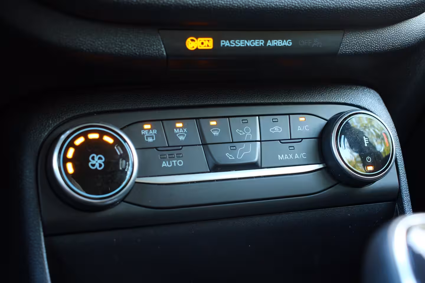 Ford Fiesta 1.0 EcoBoost Hybrid Titanium 125PK | ORIGINEEL NL | 1E EIGENAAR | DEALER OH | CRUISE | PAR