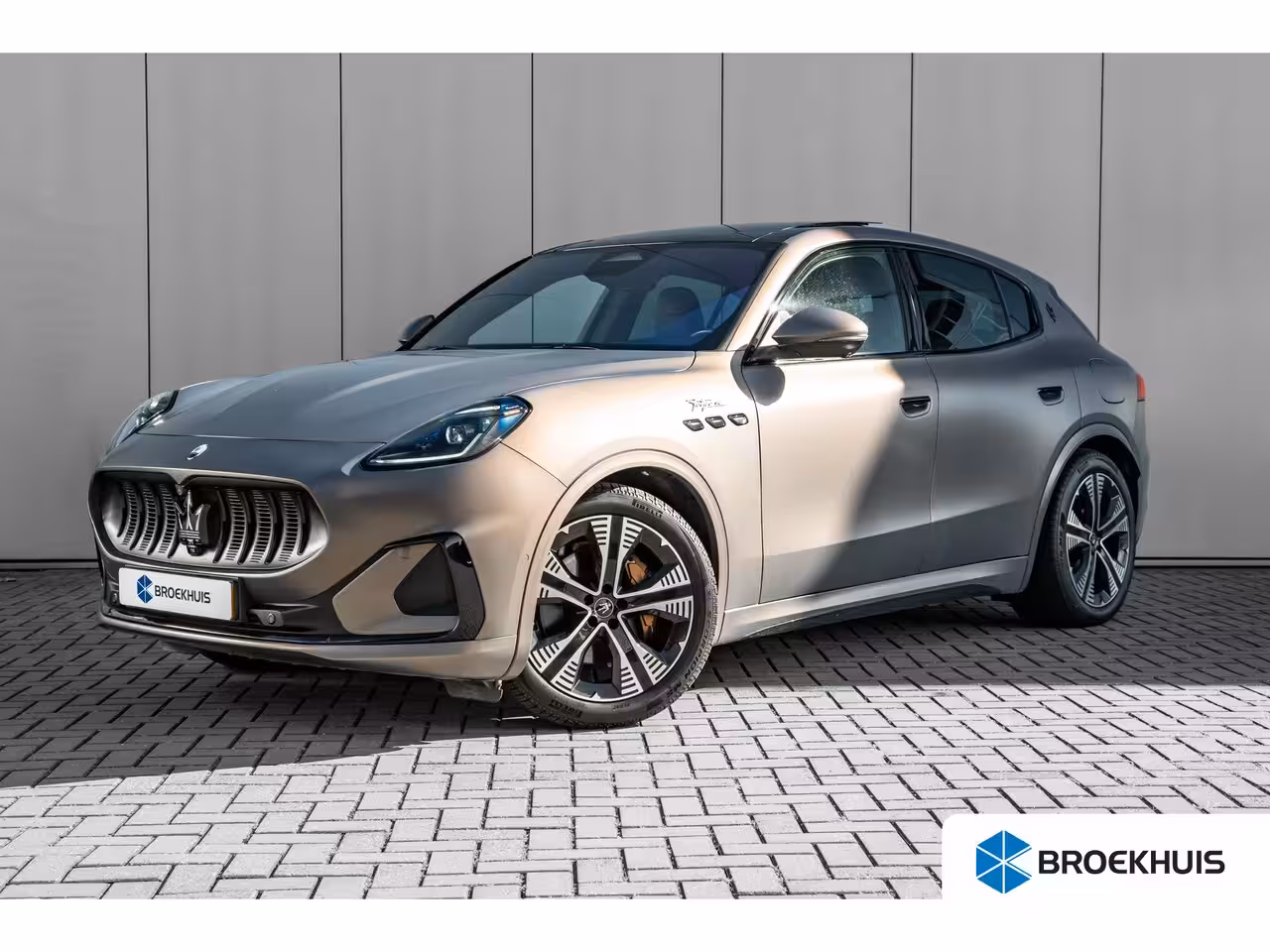 Maserati Grecale AWD Folgore 105kWh l Luchtvering l 360 gr Camera l High End Sound l Panoramadak l Stoelver