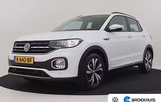 Volkswagen T-Cross 1.0 TSI Life 95Pk | R-Line l Trekhaak | Stoelverwarming | Dodehoek detectie | Parkeersenso