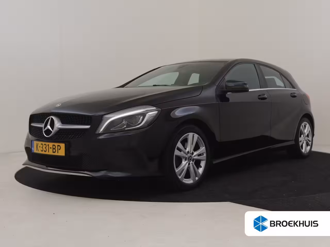 Mercedes-Benz A-klasse 180 Business Solution AMG | Cruise control | Climate control | Sport stoelen | Apple carpl