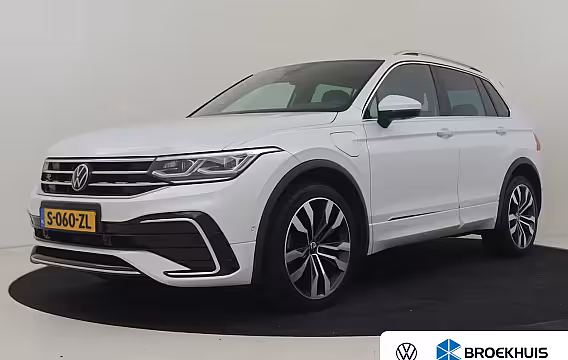 Volkswagen Tiguan 1.4 TSI eHybrid R-Line Business+245Pk DSG/AUTO | 1e Eigenaar | 360gr Camera | Trekhaak uit