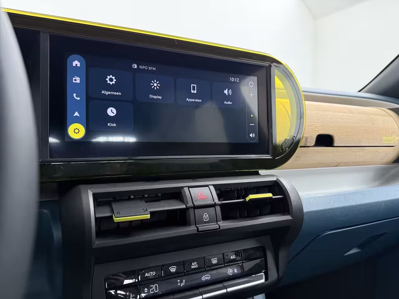 Fiat Grande Panda La Prima | 10, 25" touchscreen radio met Bluetooth, DAB & USB én Navigatie | Automatische