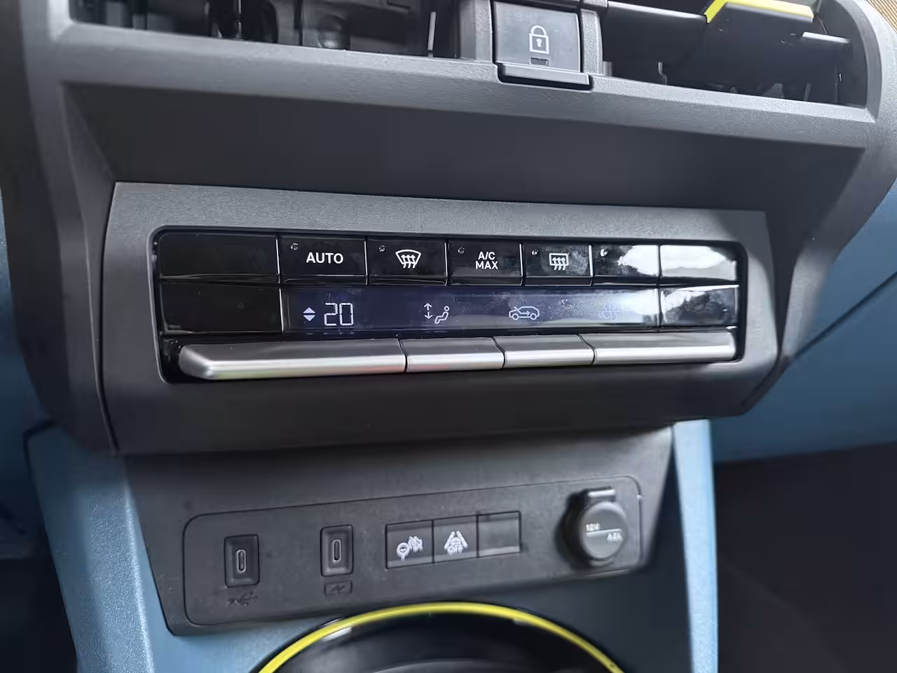 Fiat Grande Panda La Prima | 10, 25" touchscreen radio met Bluetooth, DAB & USB én Navigatie | Automatische