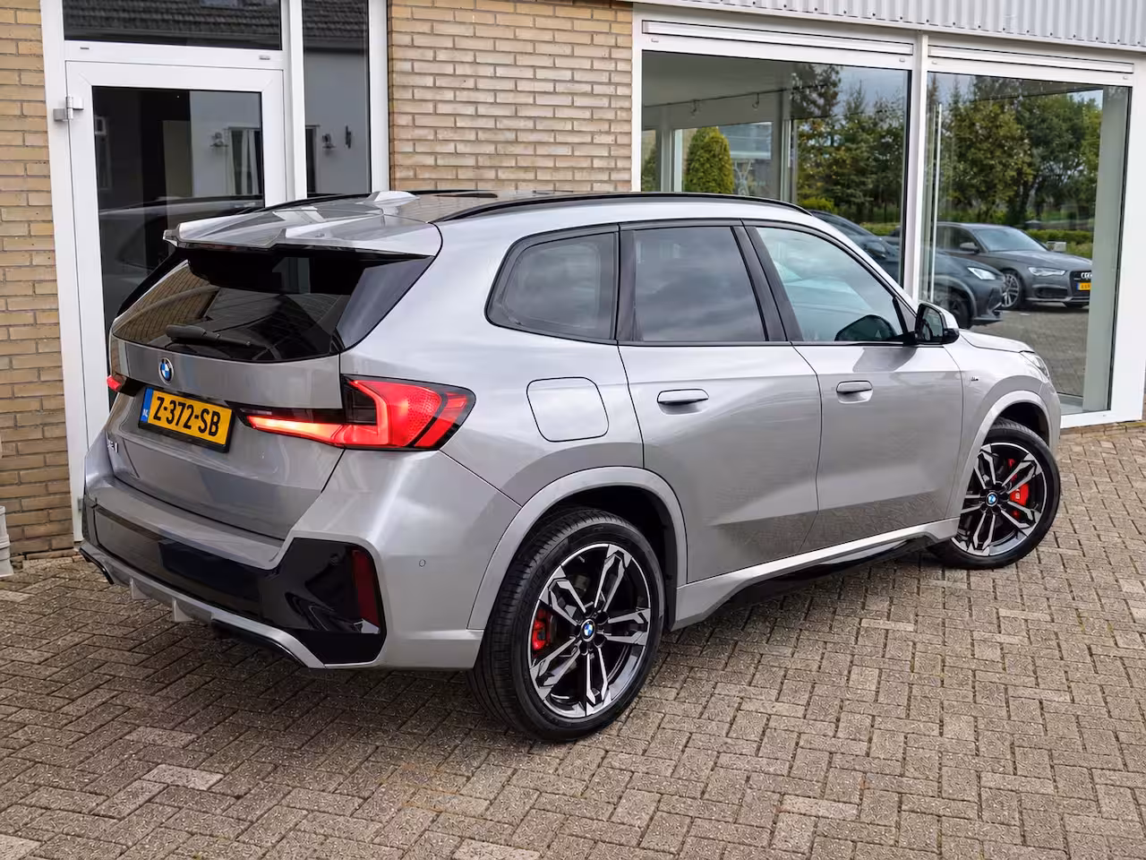 BMW X1 SDrive18i M-Sport PRO Massage Stoel|Camera|CarPlay|Navi|Live Cockpit Pro|Cruise|Clima|Shad