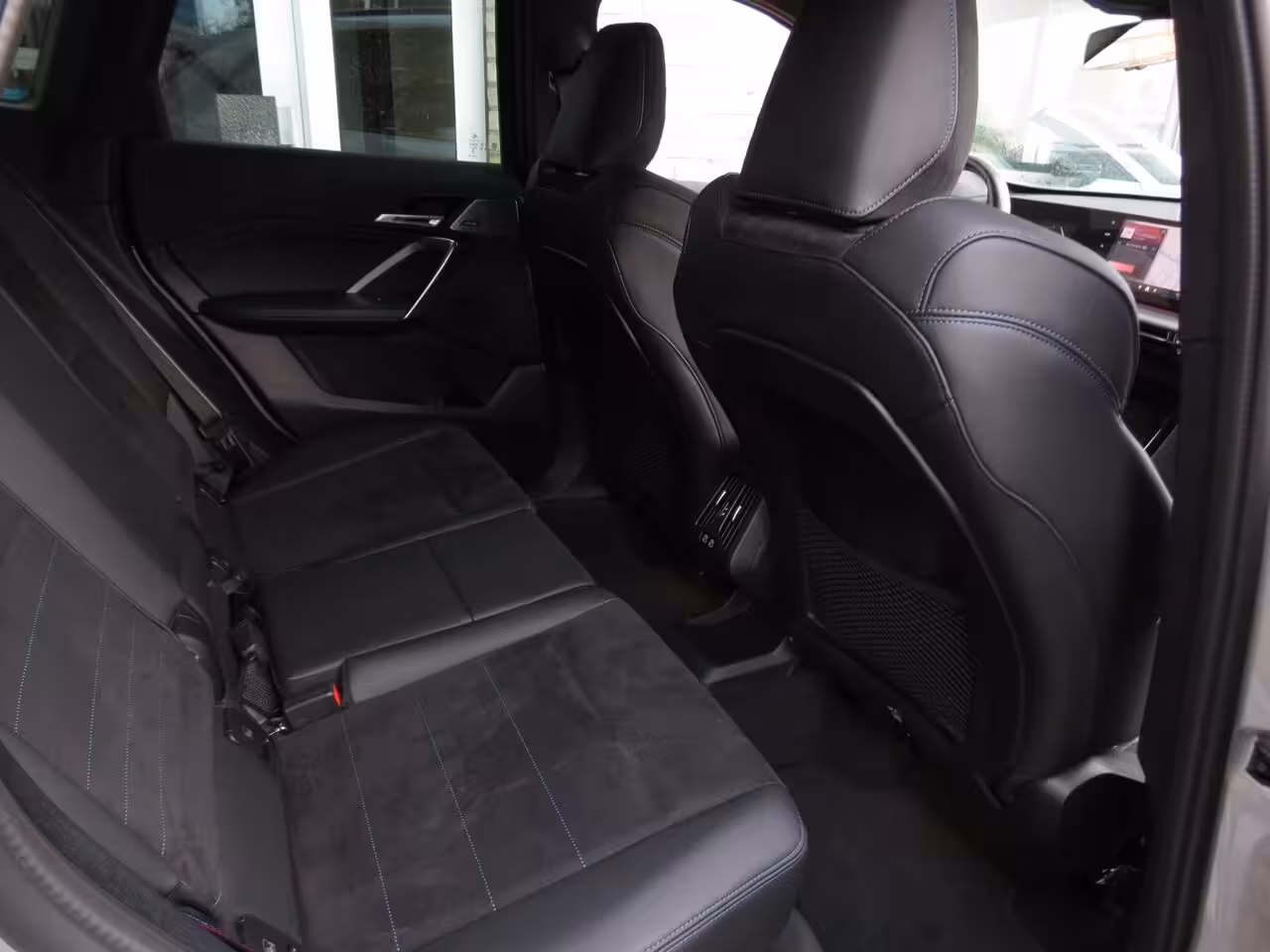 BMW X1 SDrive18i M-Sport PRO Massage Stoel|Camera|CarPlay|Navi|Live Cockpit Pro|Cruise|Clima|Shad