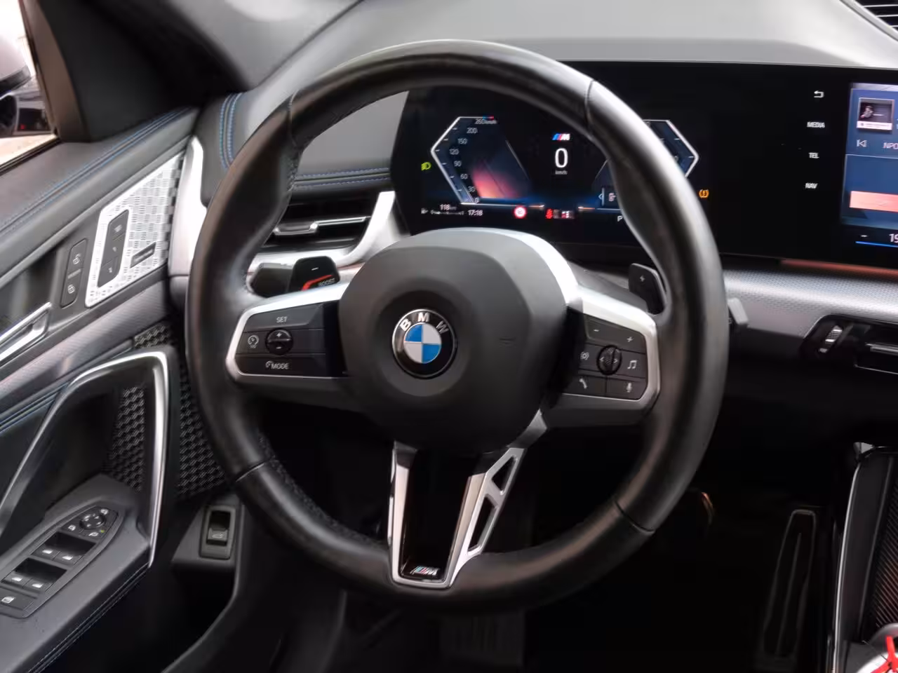 BMW X1 SDrive18i M-Sport PRO Massage Stoel|Camera|CarPlay|Navi|Live Cockpit Pro|Cruise|Clima|Shad
