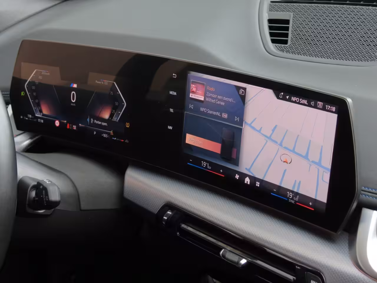 BMW X1 SDrive18i M-Sport PRO Massage Stoel|Camera|CarPlay|Navi|Live Cockpit Pro|Cruise|Clima|Shad