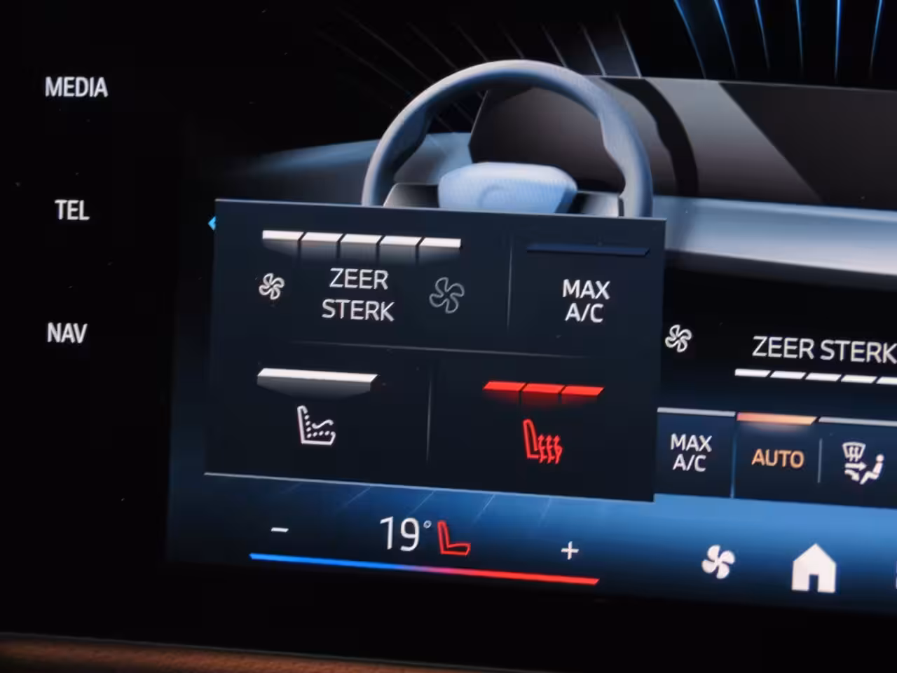 BMW X1 SDrive18i M-Sport PRO Massage Stoel|Camera|CarPlay|Navi|Live Cockpit Pro|Cruise|Clima|Shad