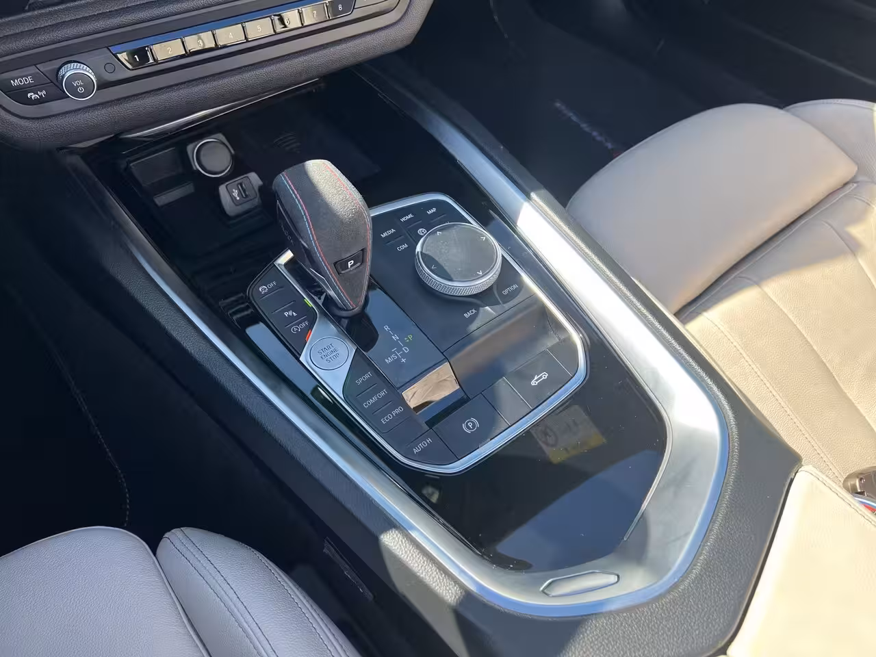 BMW Z4 Roadster sDrive20i 197pk High Executive M-Sport | 19-inch velgen | Harman/Kardon Audio | DAB | Stoe