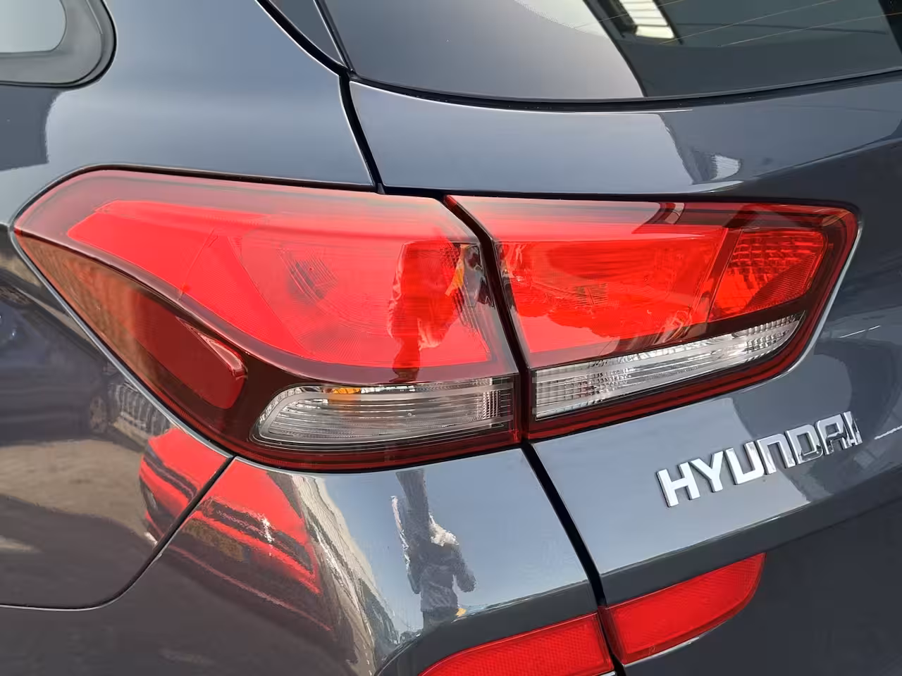Hyundai i30 Wagon 1.0 T-GDi 120pk MHEV Comfort Smart | Camera | Climate controle | Carplay | Cruise controle