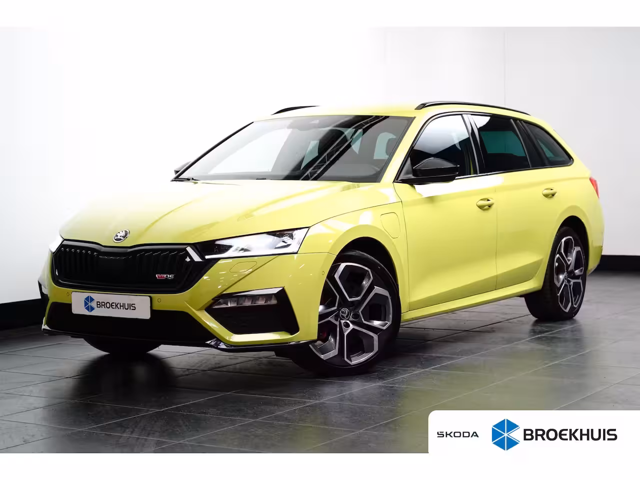 Skoda Octavia Combi 1.4 TSI RS iV PHEV Business | Achteruitrijcamera | Lichtmetalen velgen 5-spaaks 19" | Matr
