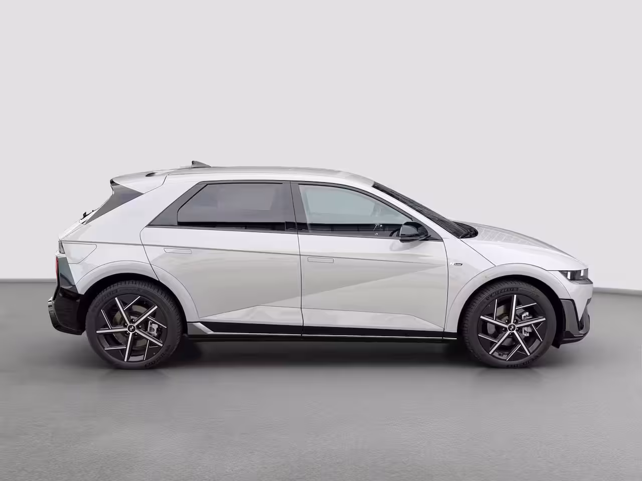 Hyundai IONIQ 5 N Line Business 84 kWh 229pk RWD | Carplay | 20-inch Velgen | Halfleder | LED | DAB | Clim