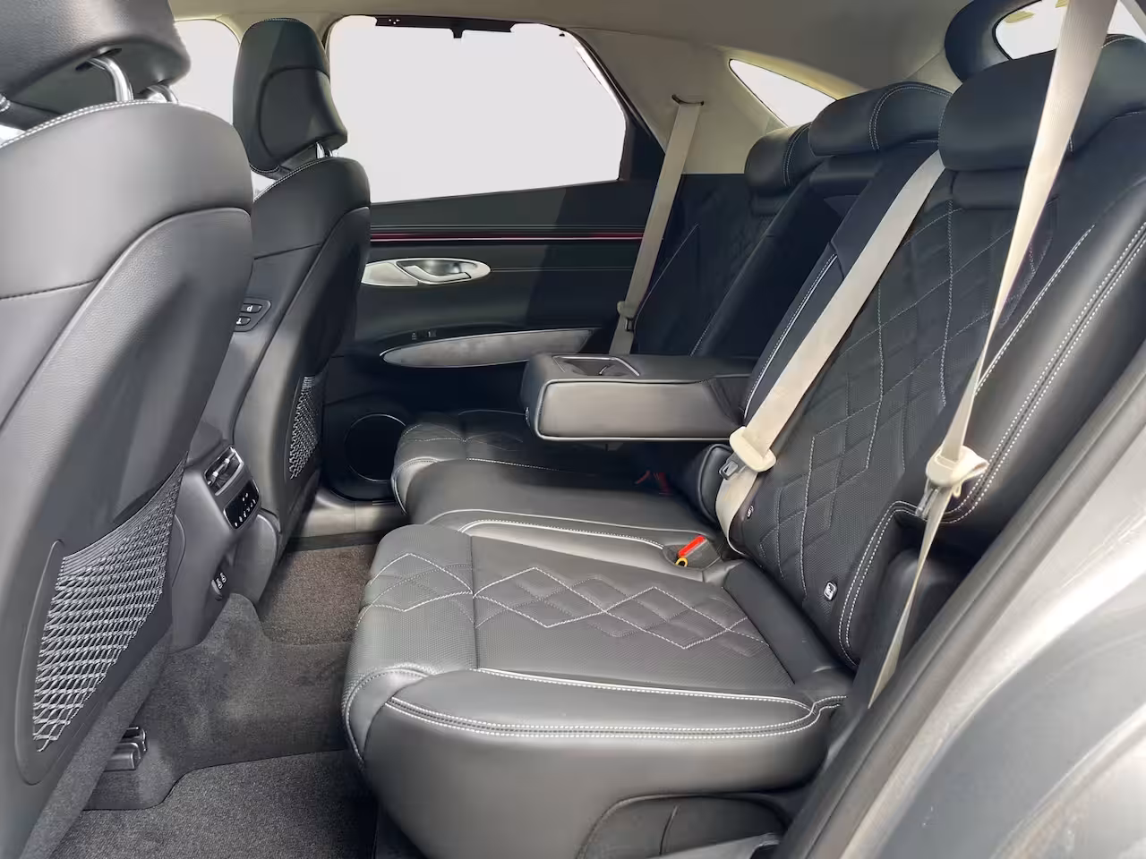 Genesis GV70 84kWh 490pk Luxury | BOMVOL | 4WD |V2L | Panoramadak | Stoelverwarming- ventilatie | Nappa