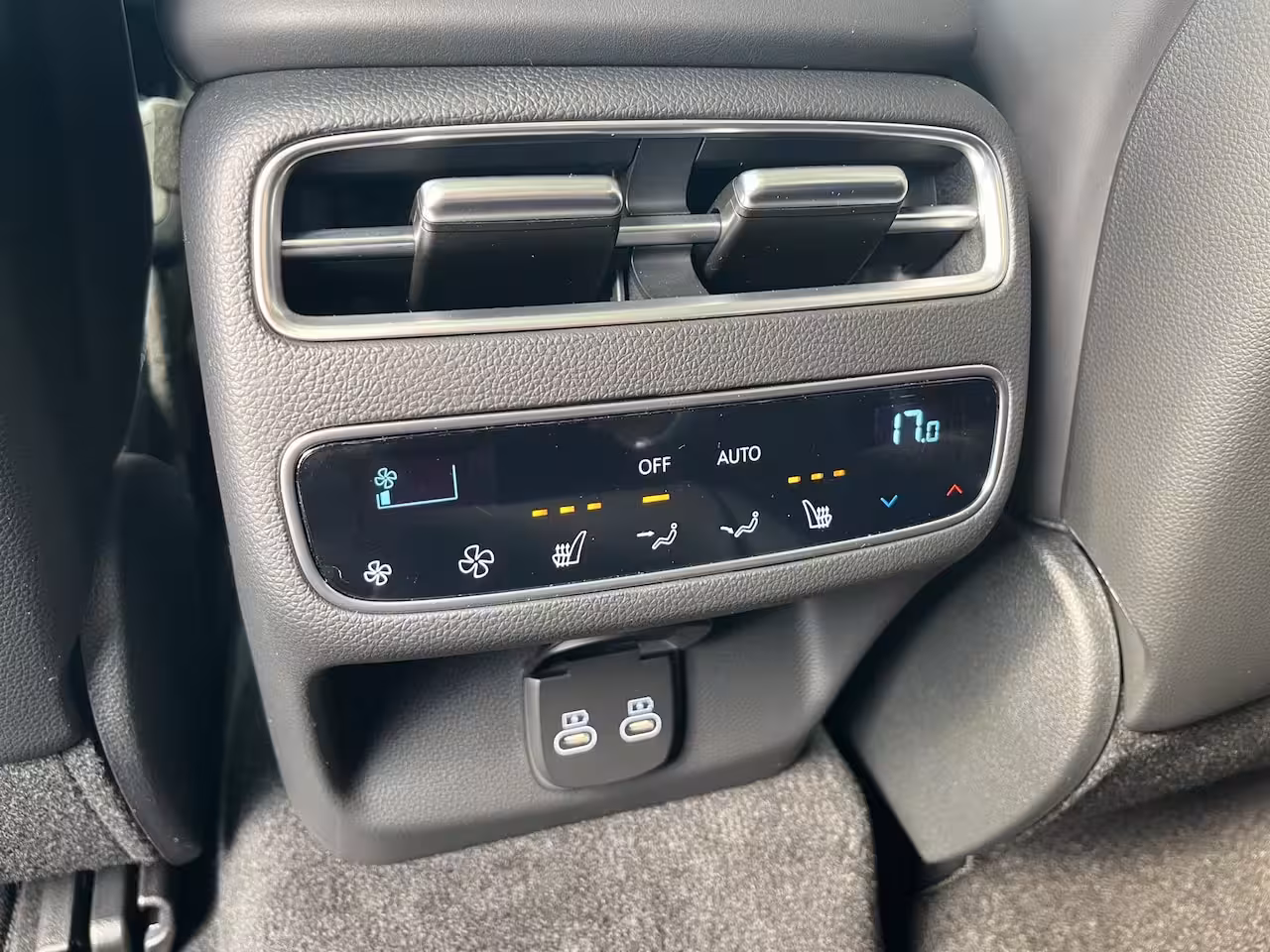 Genesis GV70 84kWh 490pk Luxury | BOMVOL | 4WD |V2L | Panoramadak | Stoelverwarming- ventilatie | Nappa