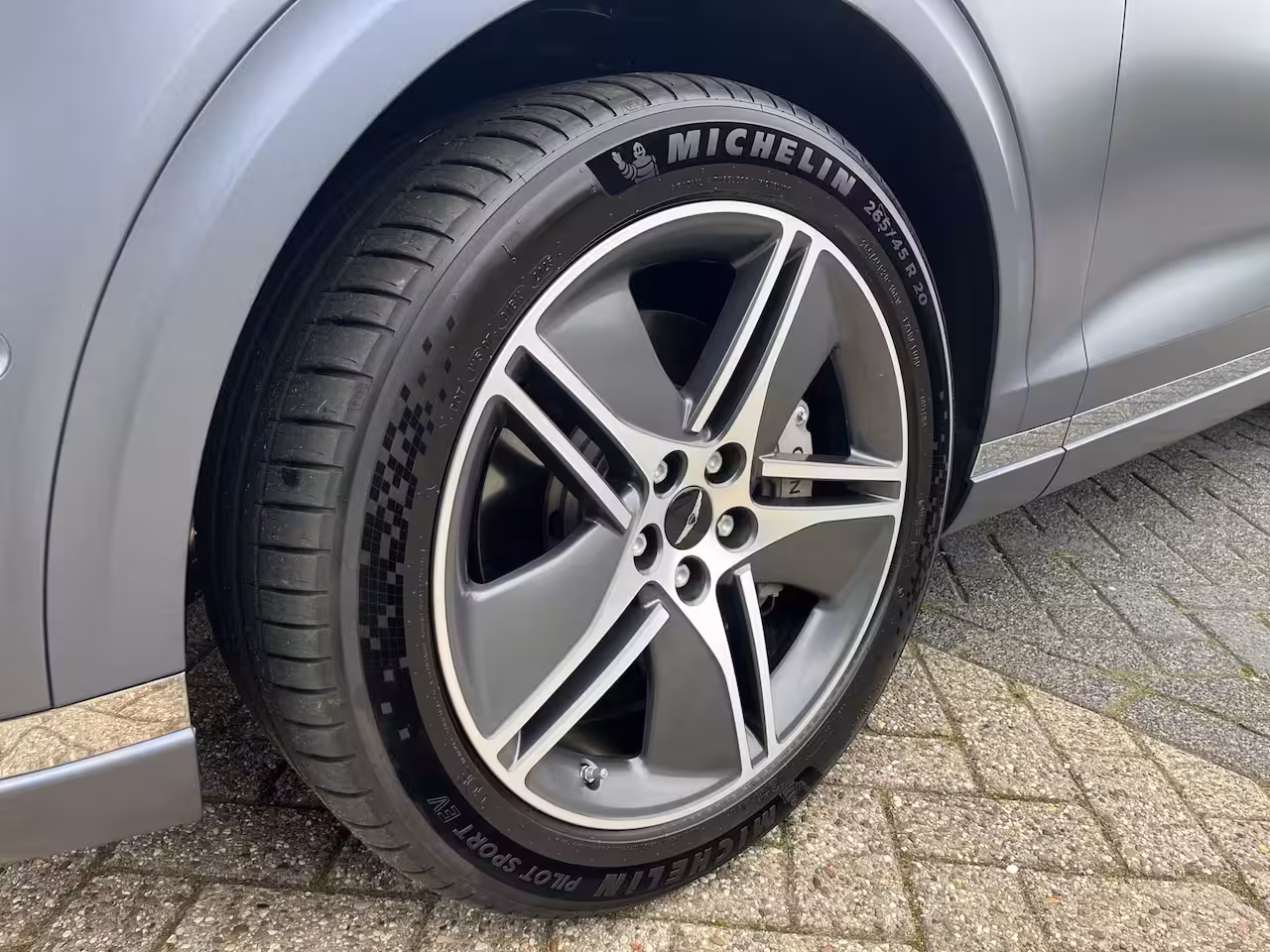 Genesis GV70 Performance Dual Motor Premium 84 kWh 490pk | Bestuurdersstoel met geheugen | 360 graden C