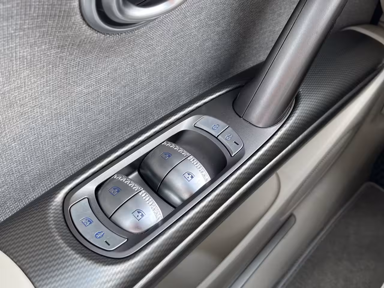 Genesis GV60 77.4kWh 217pk Sport | SOH 100%| 360 graden Camera | Panoramadak | Adaptive Cruise control