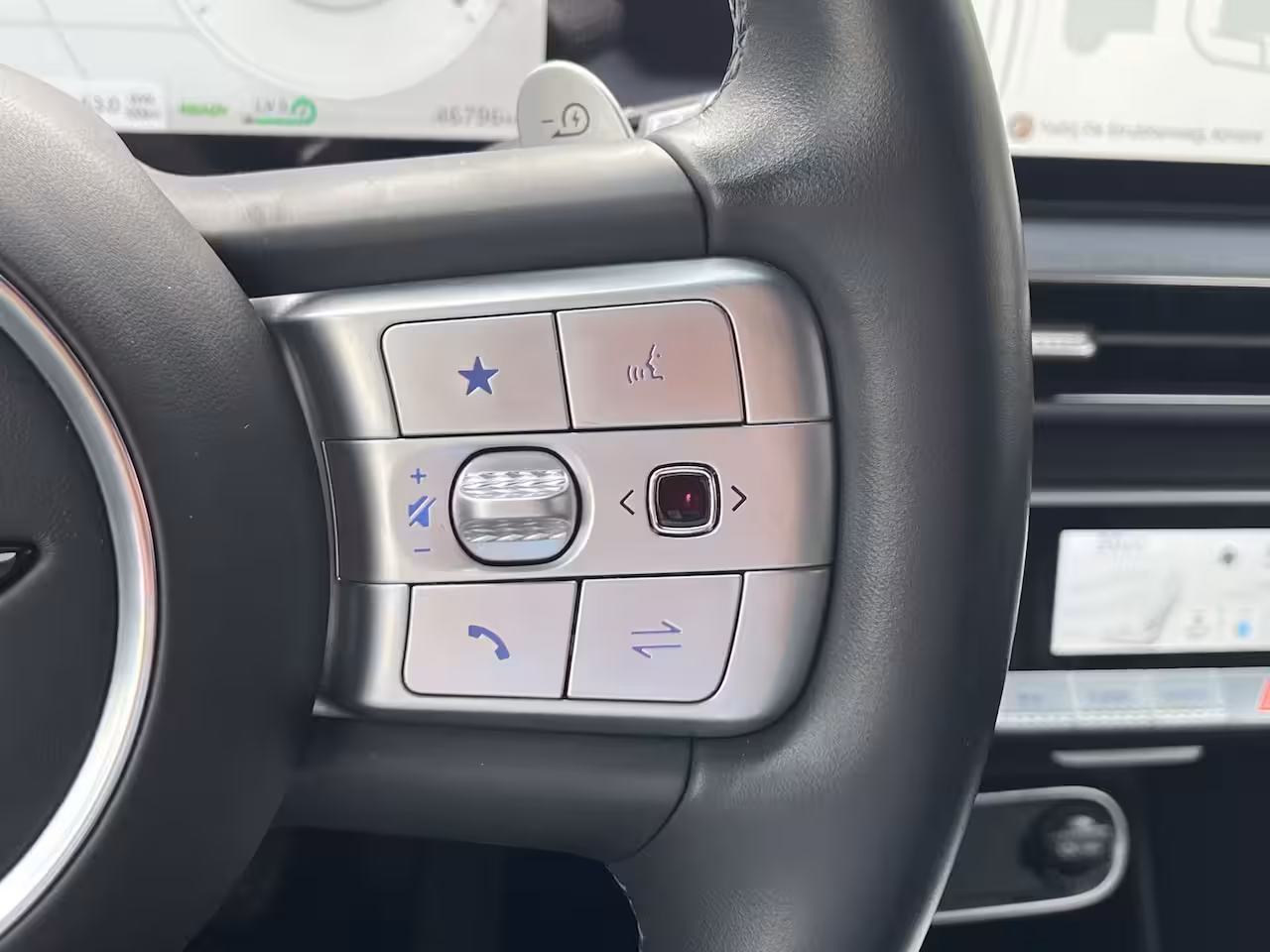 Genesis GV60 77kWh 318pk AWD Sport | Stoelverwaring-koeling | Stuurverwarming | Nappa Leder | 360 grade