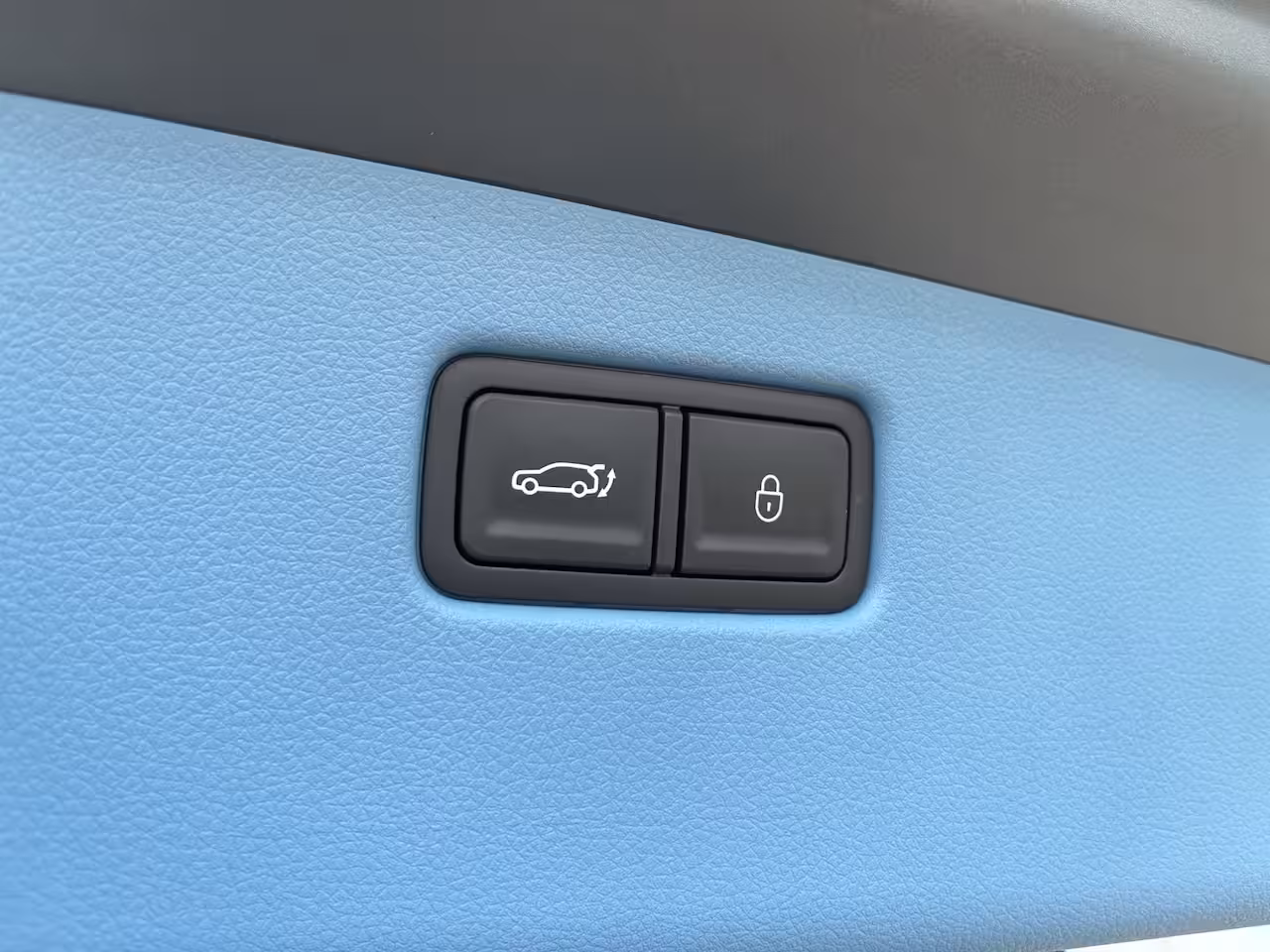 Genesis GV60 84 kWh 490pk Luxury AWD 5.400, - DEMO VOORDEEL | V2L | Nappa Leder | Bang & Olufsen | 21"