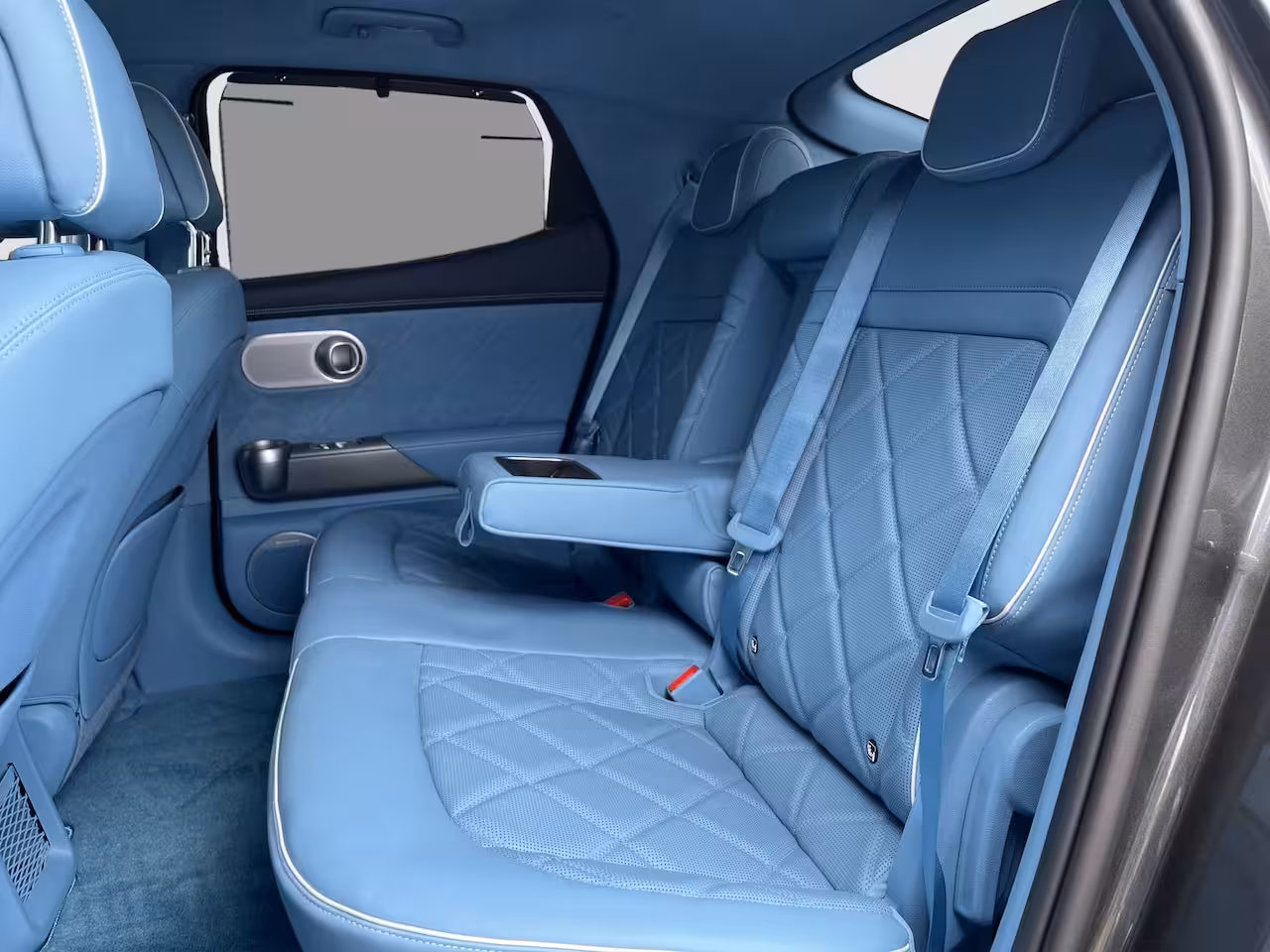 Genesis GV60 84 kWh 490pk Luxury AWD 5.400, - DEMO VOORDEEL | V2L | Nappa Leder | Bang & Olufsen | 21"