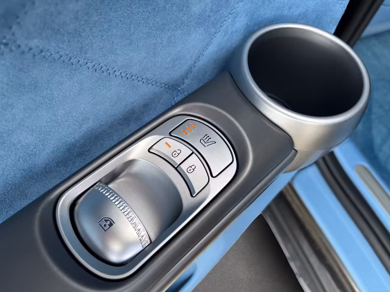 Genesis GV60 84 kWh 490pk Luxury AWD 5.400, - DEMO VOORDEEL | V2L | Nappa Leder | Bang & Olufsen | 21"