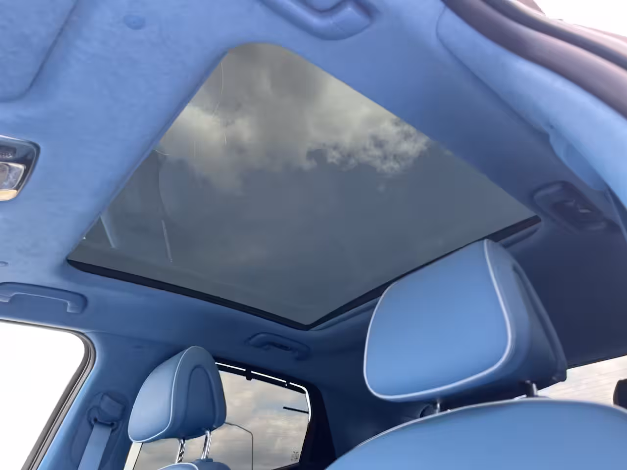Genesis GV60 84 kWh 490pk Luxury AWD 5.400, - DEMO VOORDEEL | V2L | Nappa Leder | Bang & Olufsen | 21"