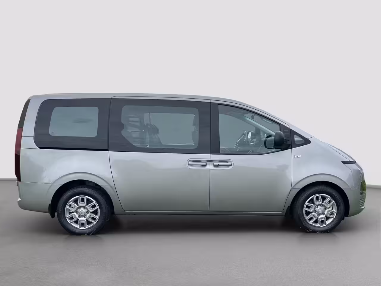 Hyundai Staria 2.2 Dubbele Cabine 6 pers Aut. Camera | 6 pers Dubbele cabine | 2 schuifdeuren | Carplay |