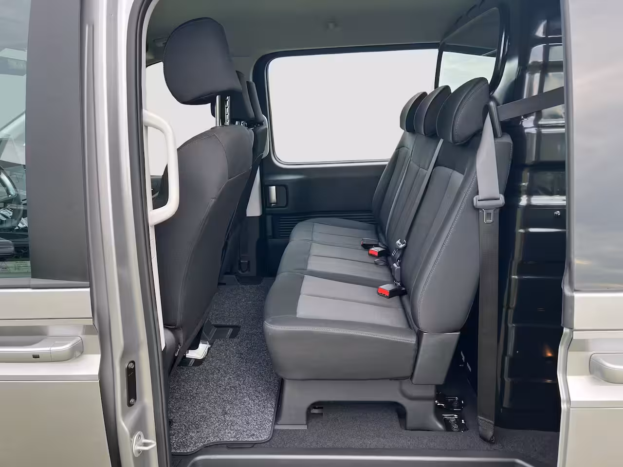 Hyundai Staria 2.2 Dubbele Cabine 6 pers Aut. Camera | 6 pers Dubbele cabine | 2 schuifdeuren | Carplay |