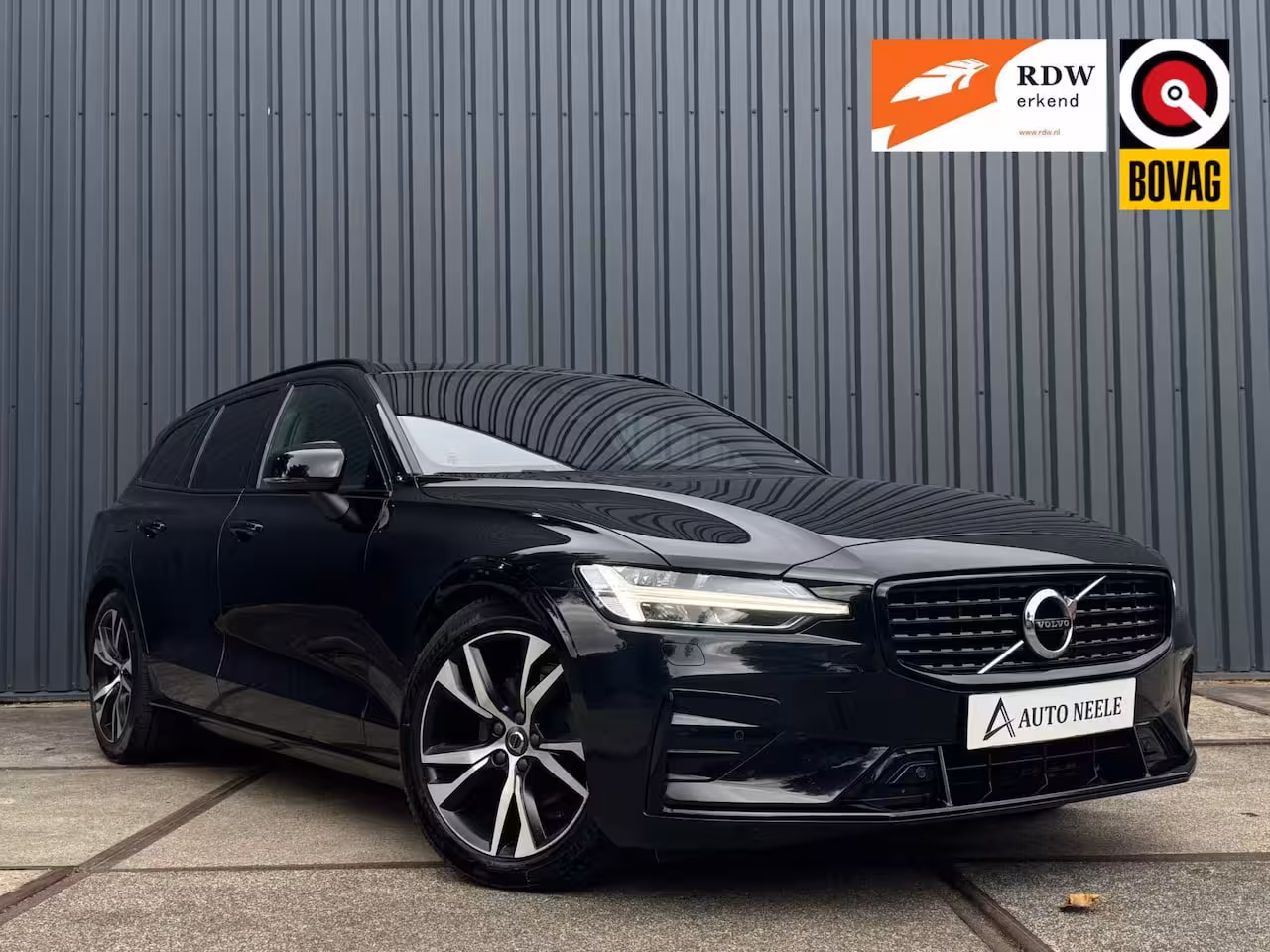 Volvo V60 2.0 B4 R-Design Trekhaak, Camera, Memory, Incl BTW