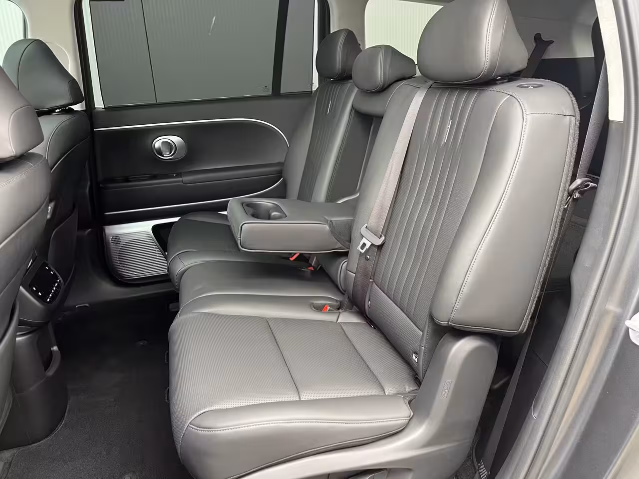 Hyundai IONIQ 9 Lounge AWD+ 7p. 110.3 kWh 429pk | Unieke Two Tone Wrap | Premium Audio | Adaptive cruise c