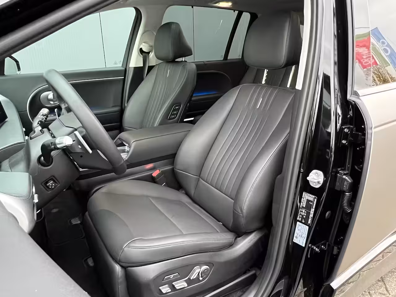 Hyundai IONIQ 9 Lounge AWD+ 7p. 110.3 kWh 429pk | Unieke Two Tone Wrap | Premium Audio | Adaptive cruise c