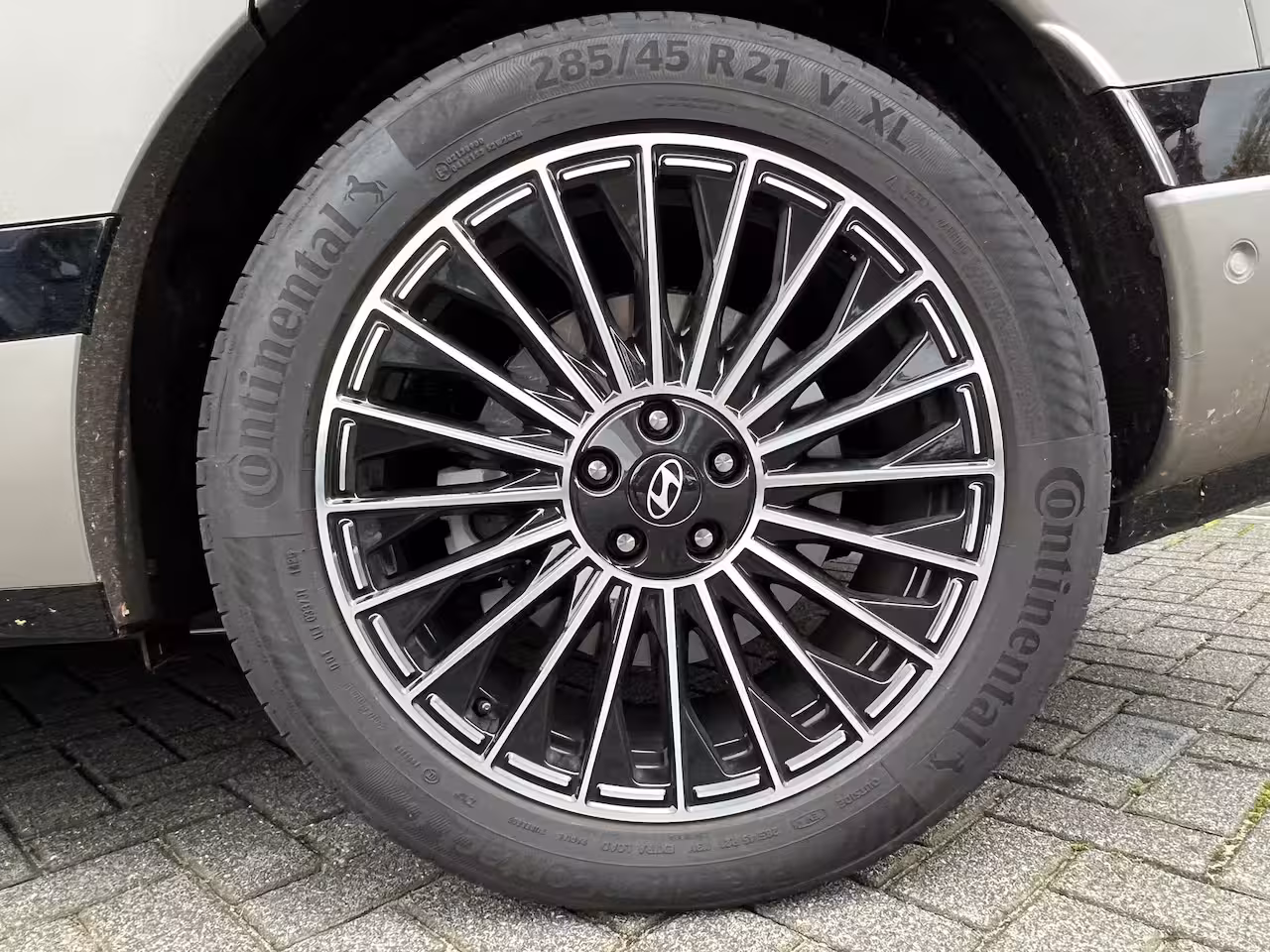 Hyundai IONIQ 9 Lounge AWD+ 7p. 110.3 kWh 429pk | Unieke Two Tone Wrap | Premium Audio | Adaptive cruise c