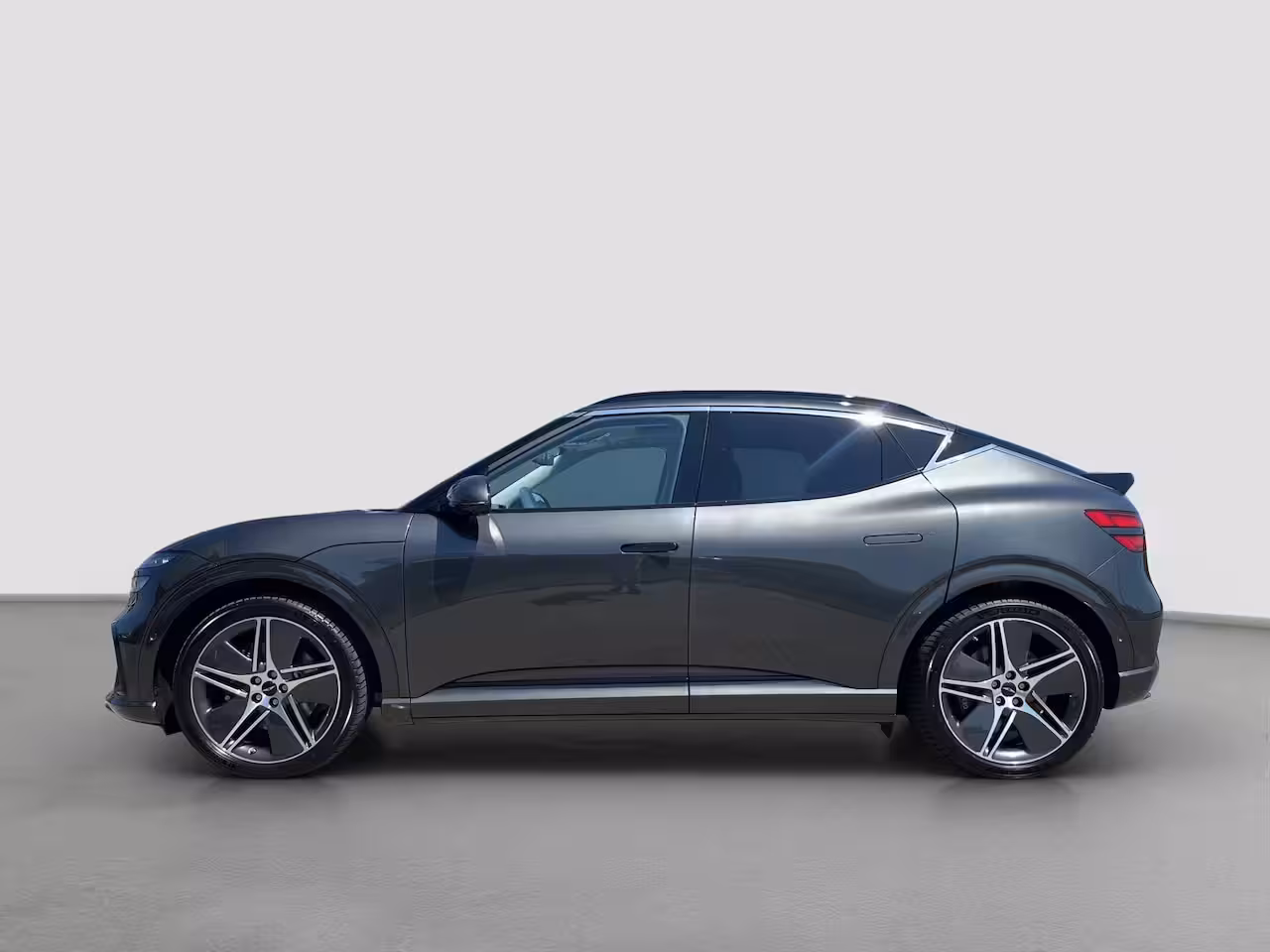 Genesis GV60 84 kWh 490pk Luxury AWD | V2L | Nappa Leder | Bang & Olufsen | 21" Lichtmetaal | Panoramad