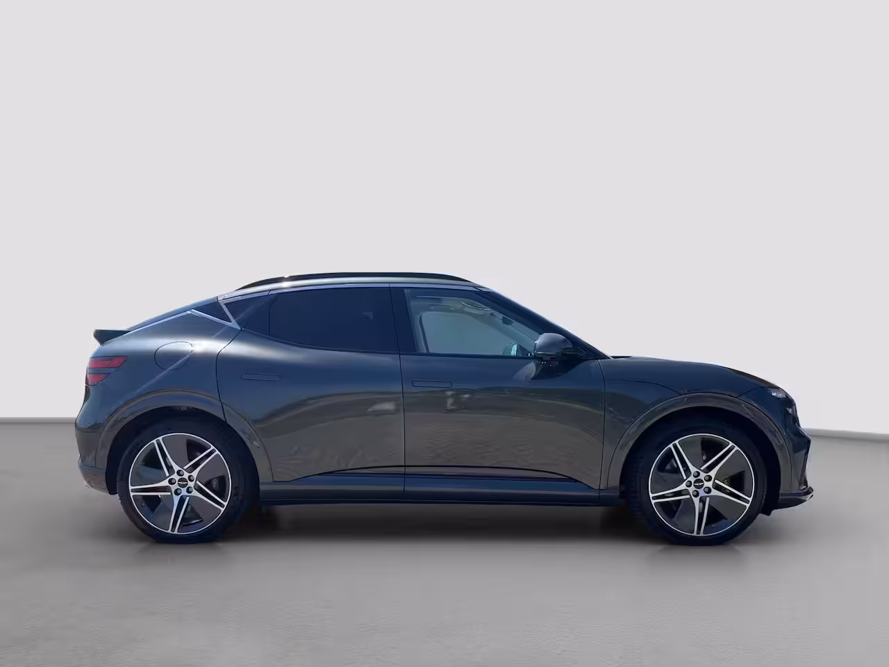 Genesis GV60 84 kWh 490pk Luxury AWD | V2L | Nappa Leder | Bang & Olufsen | 21" Lichtmetaal | Panoramad