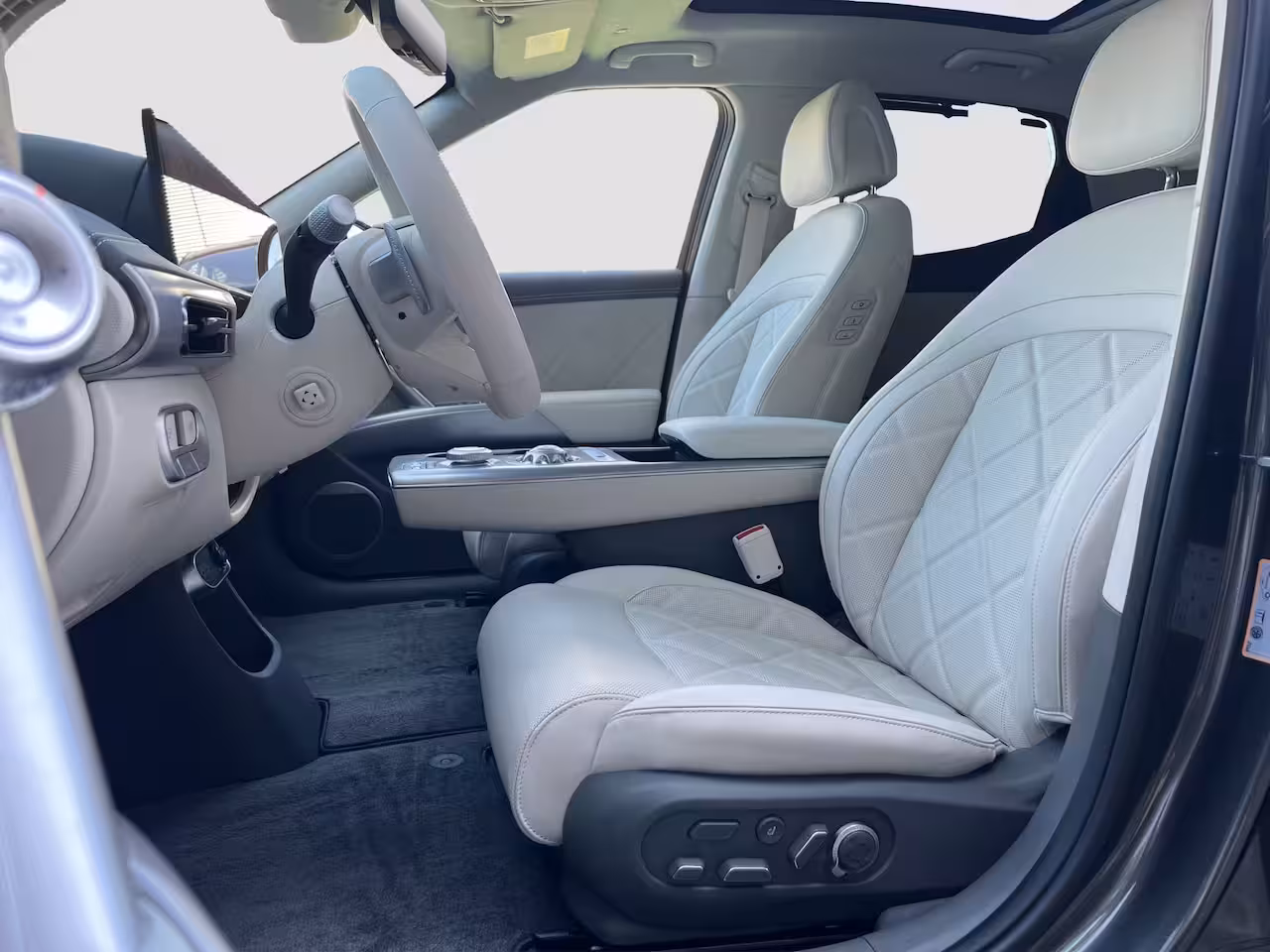Genesis GV60 84 kWh 490pk Luxury AWD | V2L | Nappa Leder | Bang & Olufsen | 21" Lichtmetaal | Panoramad