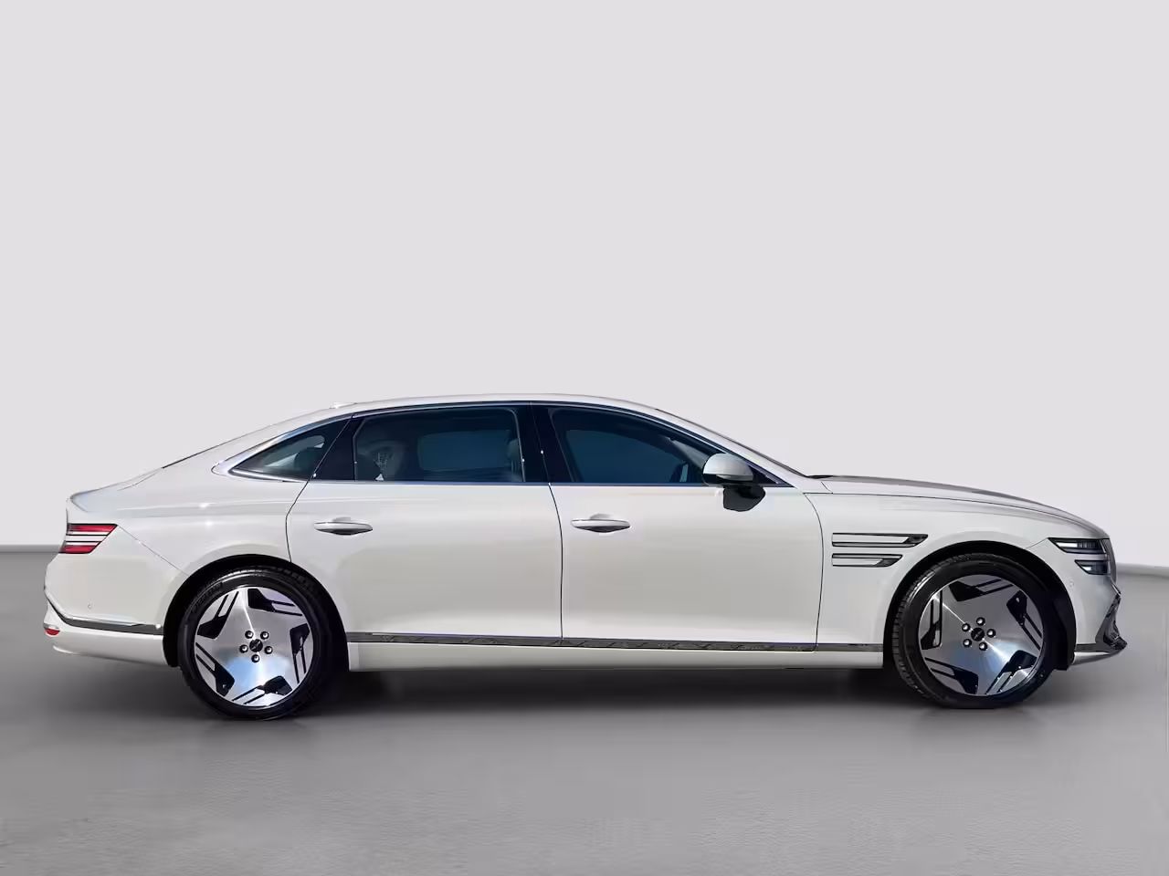 Genesis G80 94, 5 kWh 370pk Long Range AWD Premium | 6400, - DEMO VOORDEEL | V2L | Nappa Leder | Bang
