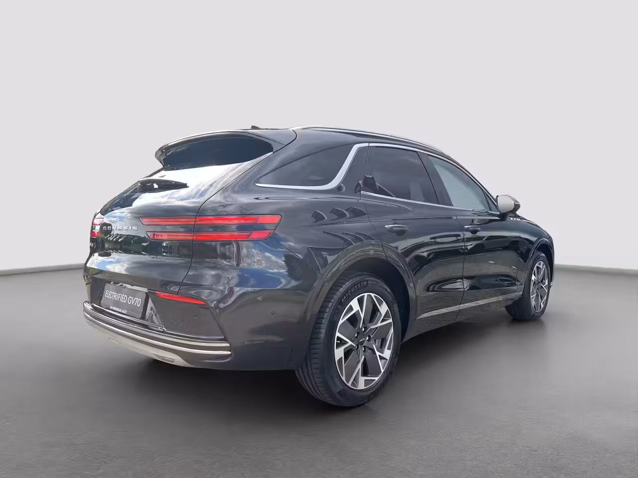 Genesis GV70 84 kWh 490pk AWD First Edition | 360 Camera | Winterpakket | 19" Lichtmetaal | Parkeer Ass