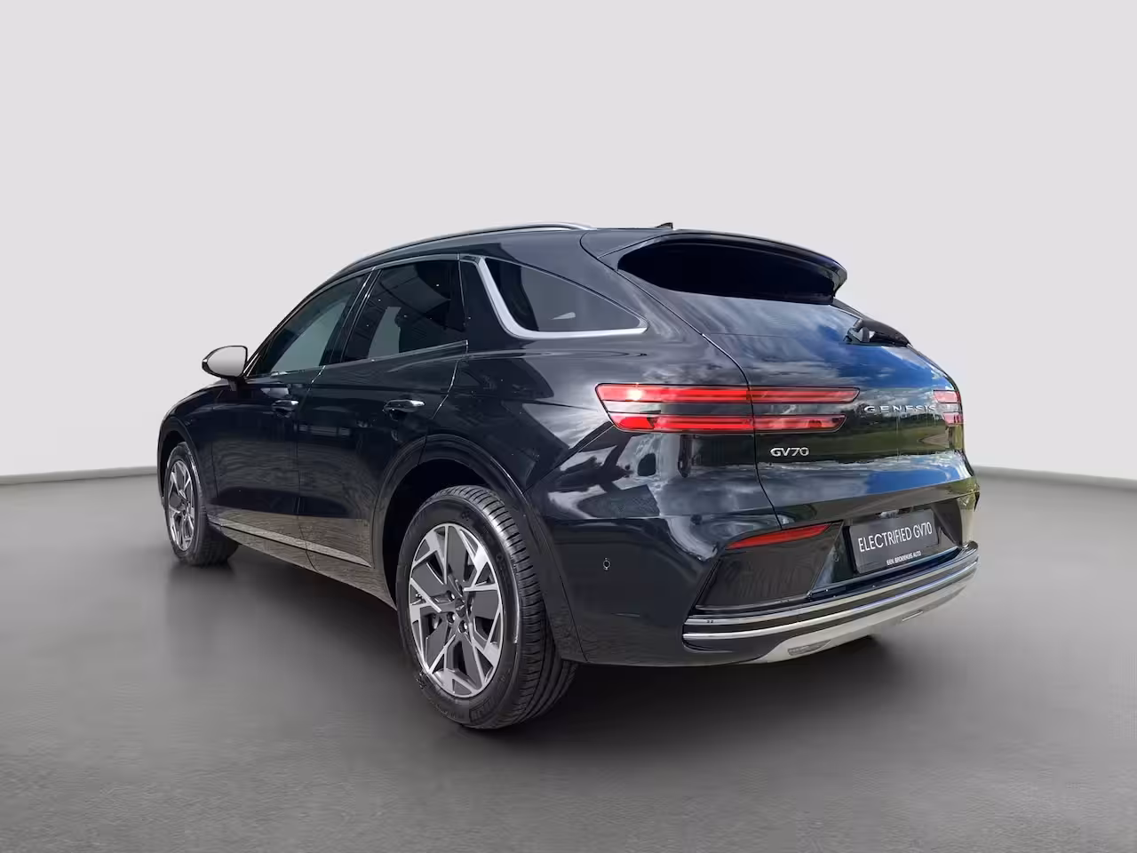 Genesis GV70 84 kWh 490pk AWD First Edition | 360 Camera | Winterpakket | 19" Lichtmetaal | Parkeer Ass