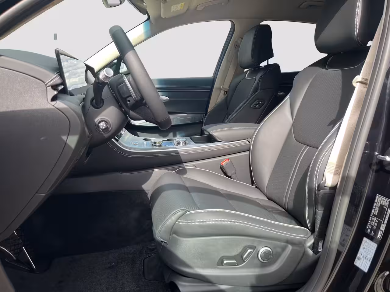 Genesis GV70 84 kWh 490pk AWD First Edition | 360 Camera | Winterpakket | 19" Lichtmetaal | Parkeer Ass