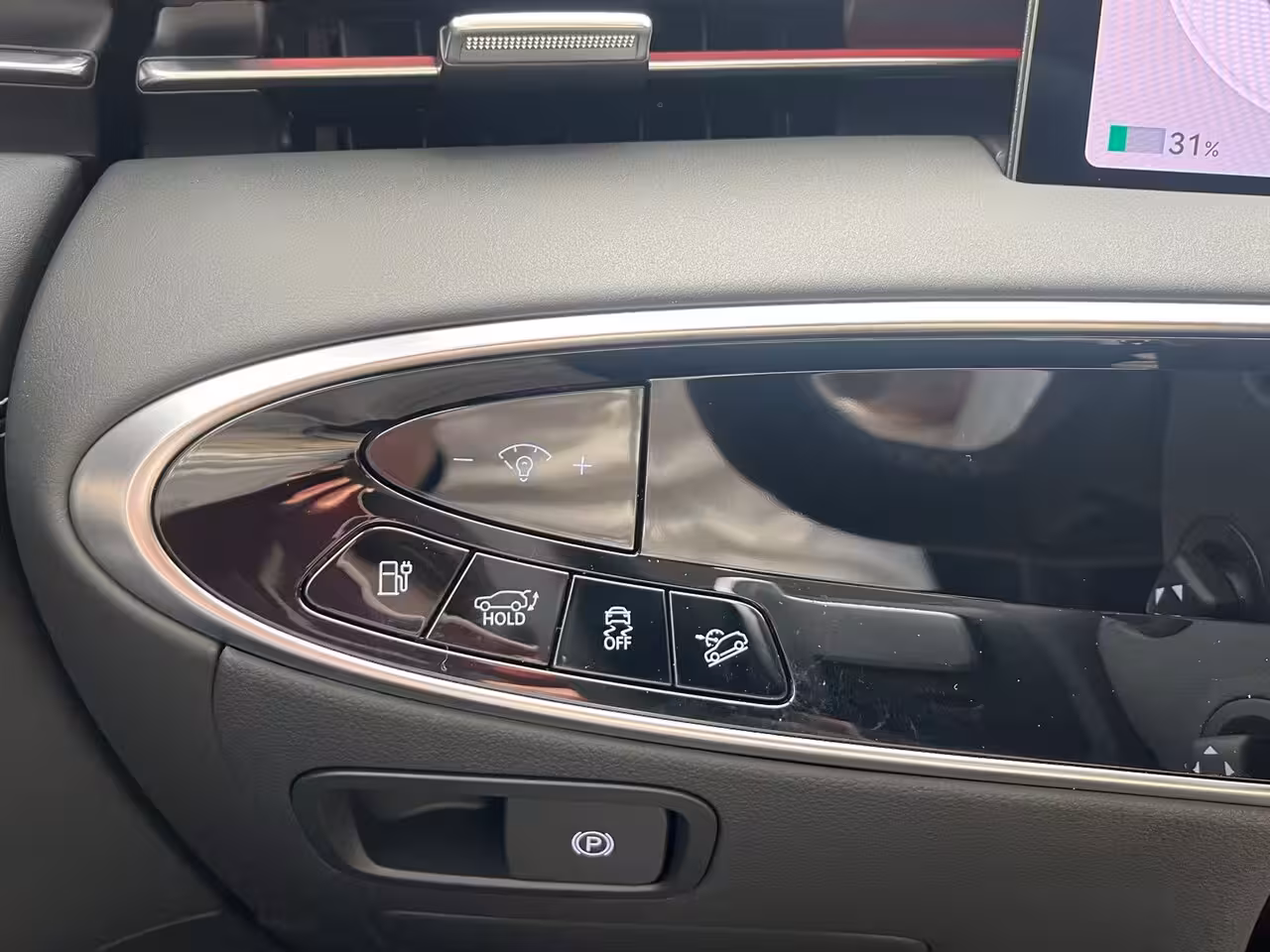 Genesis GV70 84 kWh 490pk AWD First Edition | 360 Camera | Winterpakket | 19" Lichtmetaal | Parkeer Ass