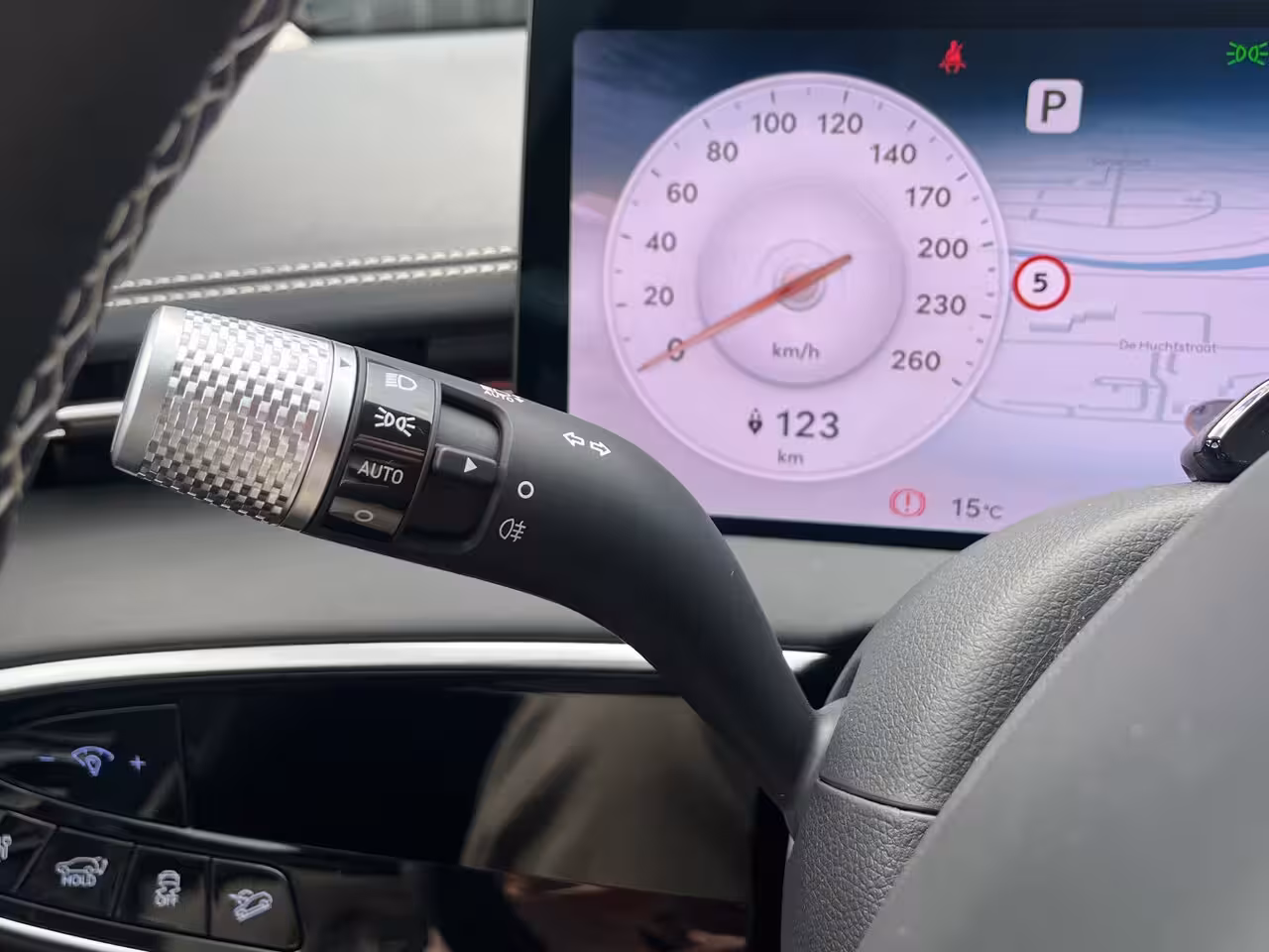 Genesis GV70 84 kWh 490pk AWD First Edition | 360 Camera | Winterpakket | 19" Lichtmetaal | Parkeer Ass