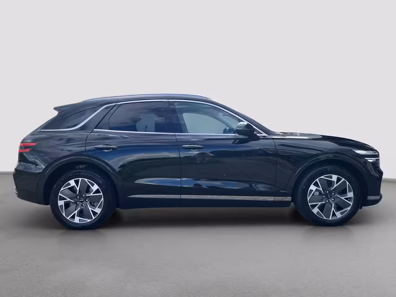 Genesis GV70 84 kWh 490pk AWD First Edition | 360 Camera | Winterpakket | 19" Lichtmetaal | Parkeer Ass