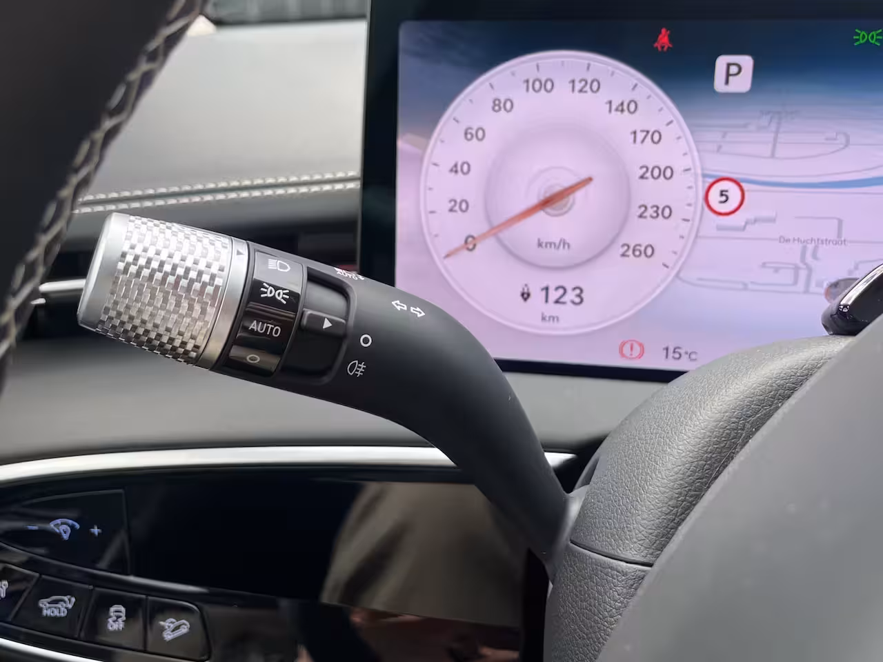 Genesis GV70 84 kWh 490pk AWD First Edition | 360 Camera | Winterpakket | 19" Lichtmetaal | Parkeer Ass