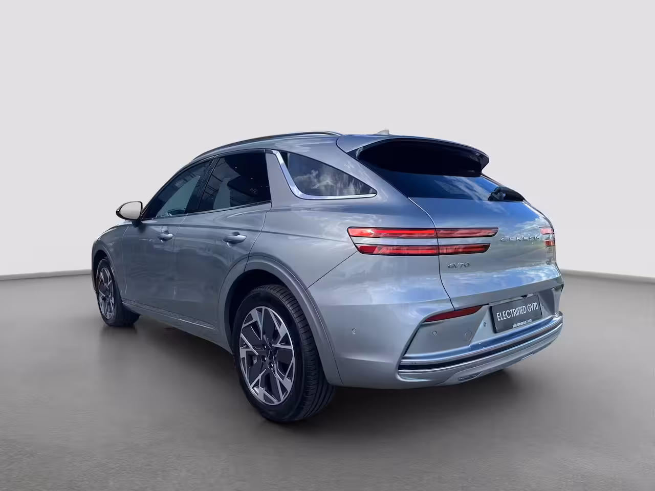 Genesis GV70 84 kWh 490pk AWD First Edition | 360 Camera | Winterpakket | 19" Lichtmetaal | Parkeer Ass