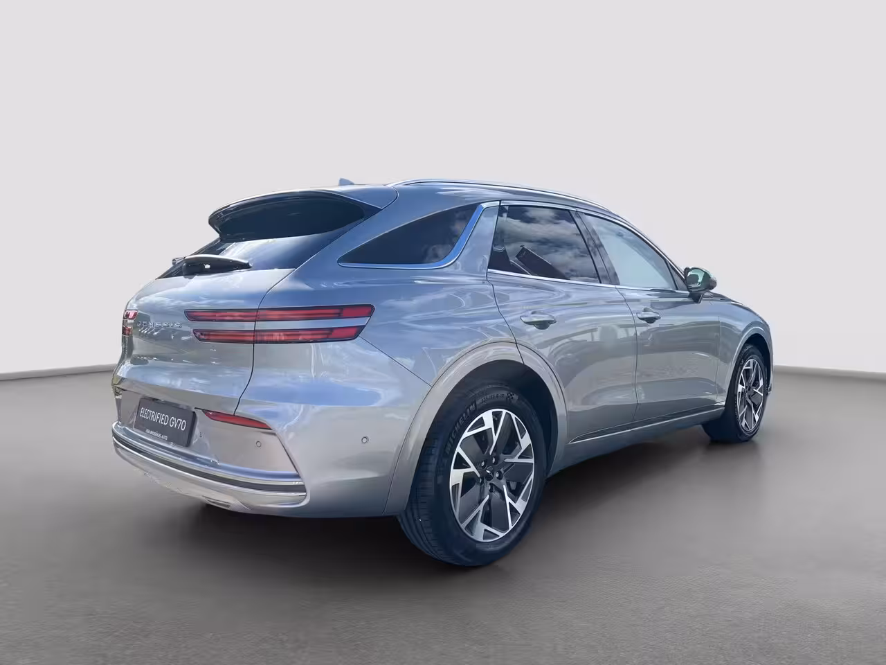 Genesis GV70 84 kWh 490pk AWD First Edition | 360 Camera | Winterpakket | 19" Lichtmetaal | Parkeer Ass