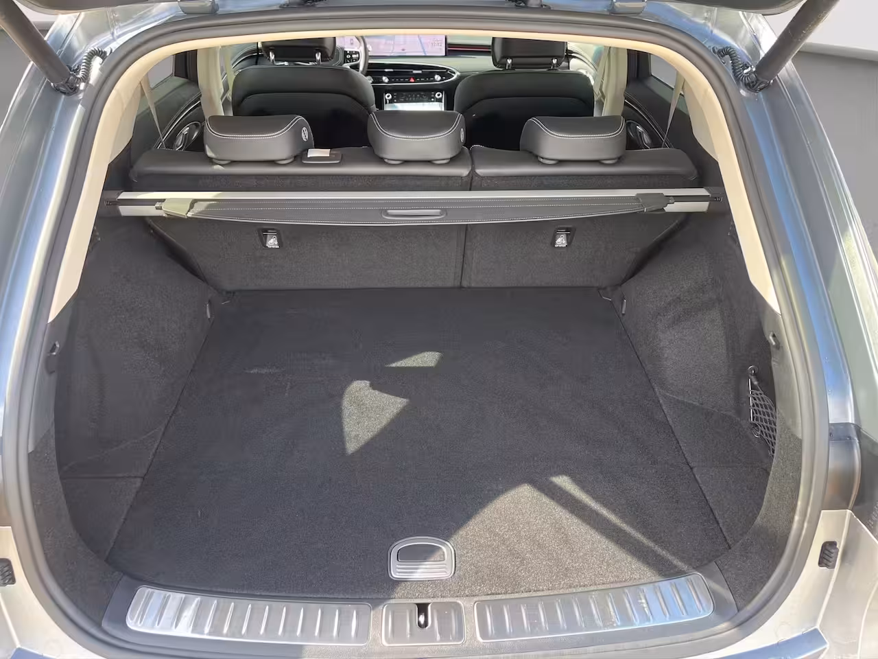 Genesis GV70 84 kWh 490pk AWD First Edition | 360 Camera | Winterpakket | 19" Lichtmetaal | Parkeer Ass