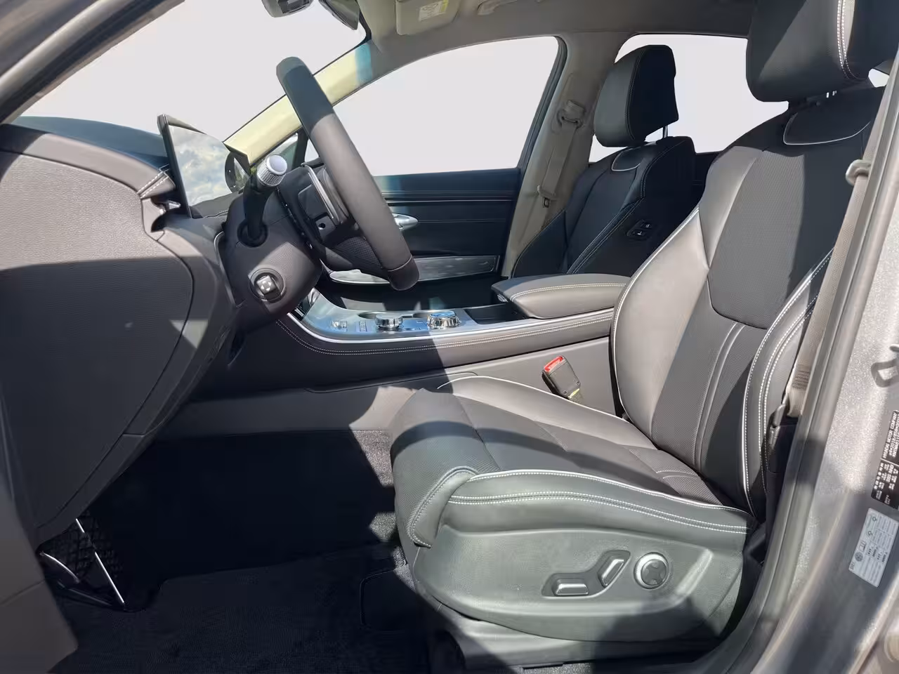 Genesis GV70 84 kWh 490pk AWD First Edition | 360 Camera | Winterpakket | 19" Lichtmetaal | Parkeer Ass