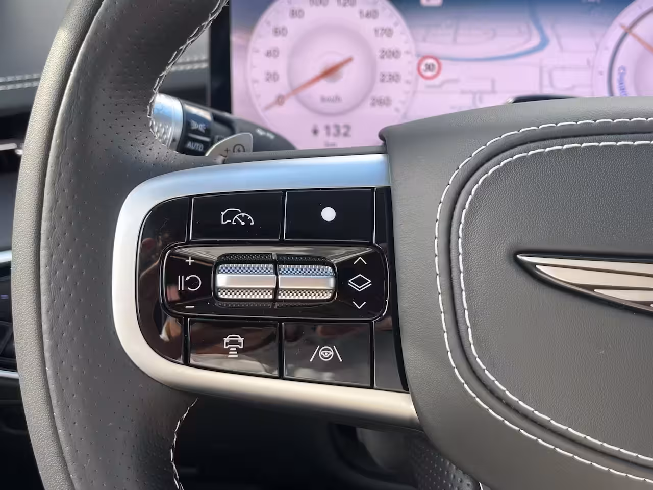 Genesis GV70 84 kWh 490pk AWD First Edition | 360 Camera | Winterpakket | 19" Lichtmetaal | Parkeer Ass