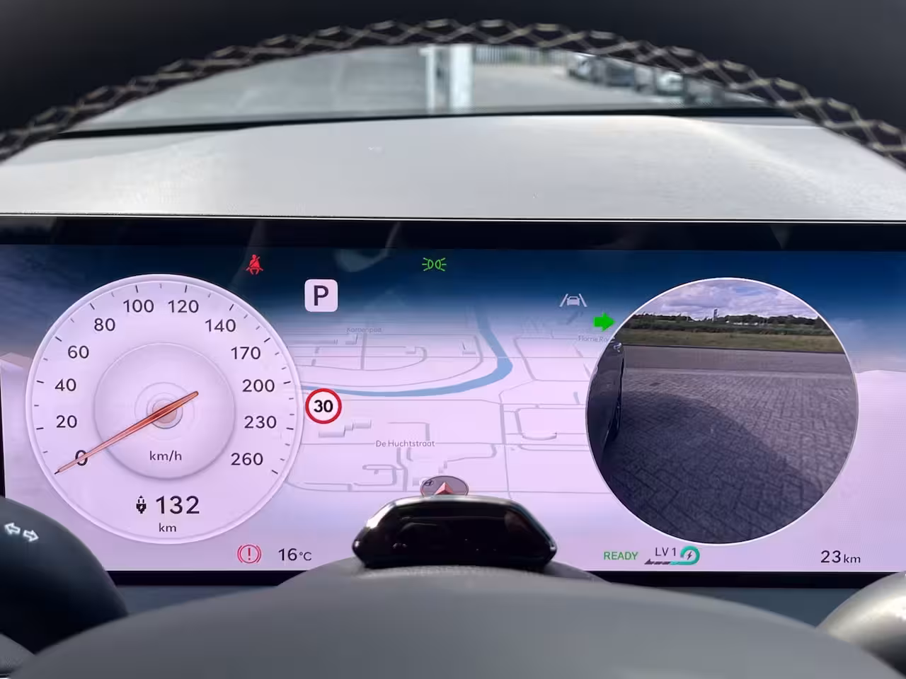 Genesis GV70 84 kWh 490pk AWD First Edition | 360 Camera | Winterpakket | 19" Lichtmetaal | Parkeer Ass