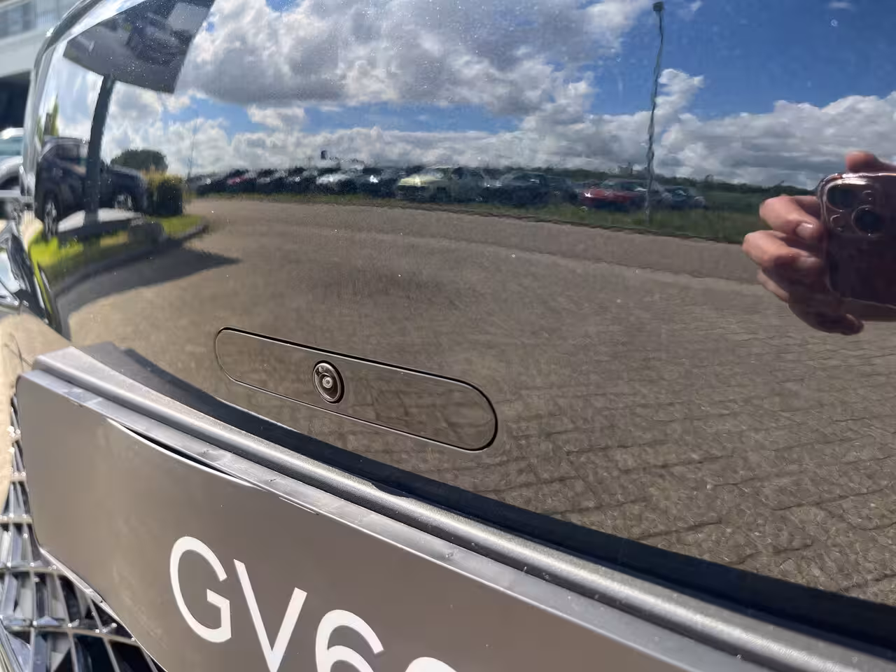 Genesis GV60 84 kWh 229pk First Edition | 360 Camera | Winterpakket | 19" Lichtmetaal | Parkeer Assiste
